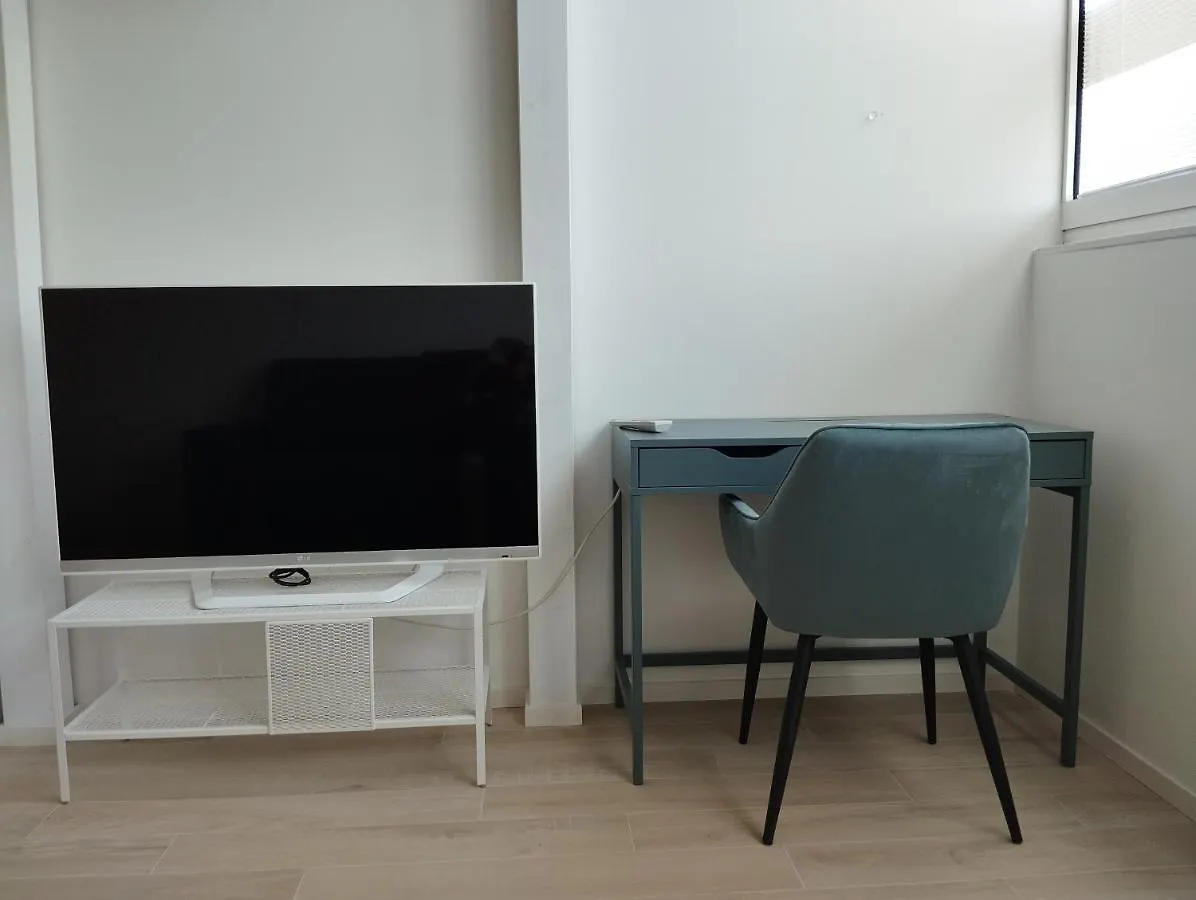 Llhome Bologna Elegante Monolocale Ristrutturato Con Posto Auto Coperto 0*,  Italien