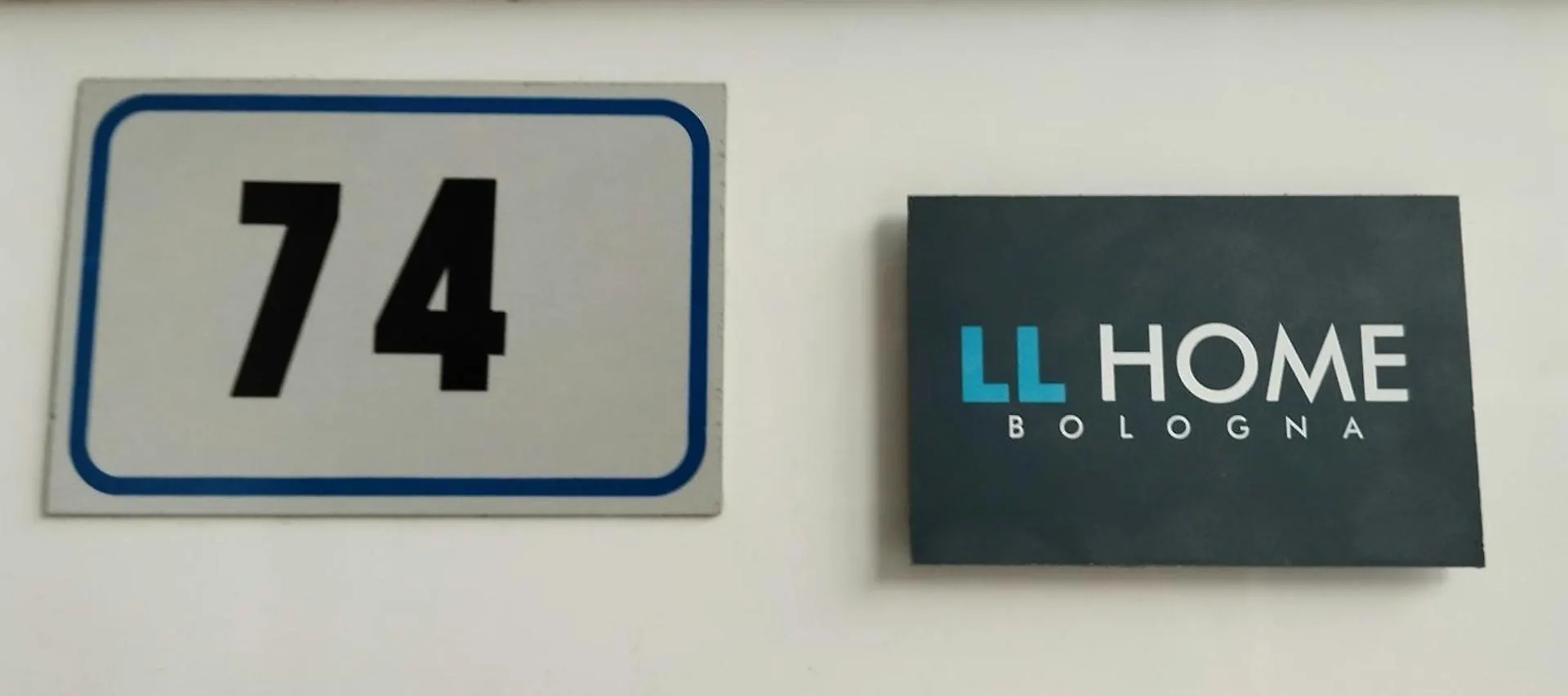 Llhome Bologna Elegante Monolocale Ristrutturato Con Posto Auto Coperto Lejlighed