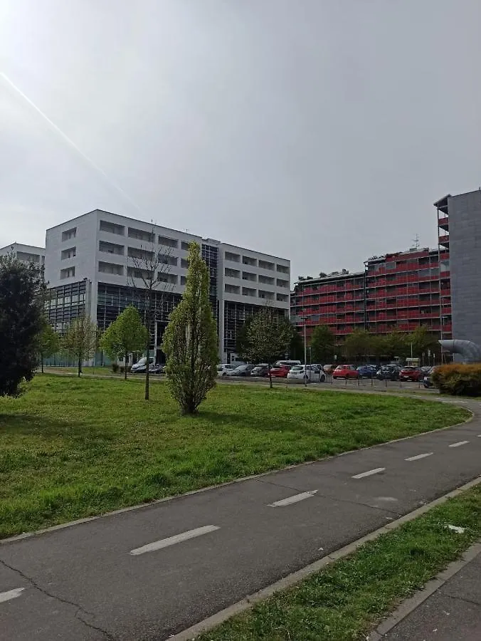 Apartment Llhome Bologna Elegante Monolocale Ristrutturato Con Posto Auto Coperto Italy