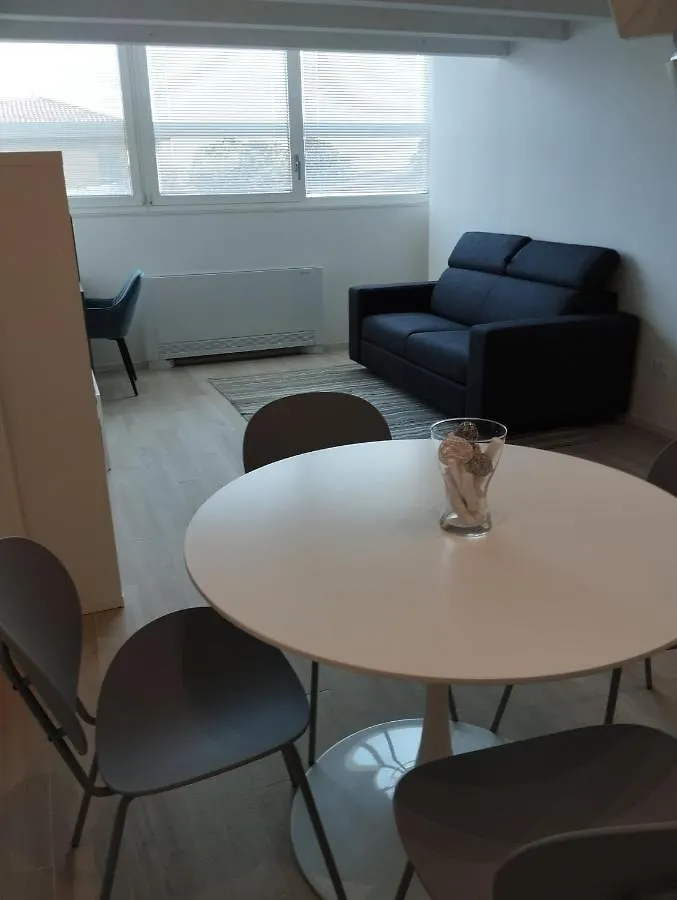 Apartment Llhome Bologna Elegante Monolocale Ristrutturato Con Posto Auto Coperto
