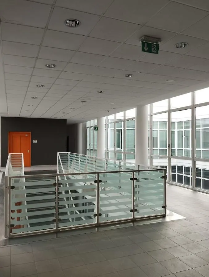Llhome Bologna Elegante Monolocale Ristrutturato Con Posto Auto Coperto Italy