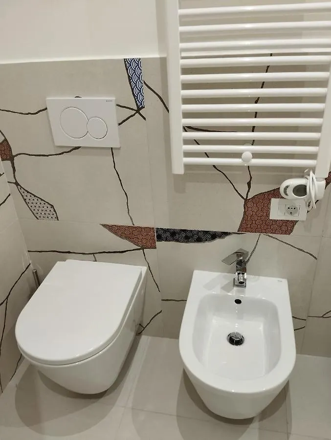 Llhome Bologna Elegante Monolocale Ristrutturato Con Posto Auto Coperto Italy