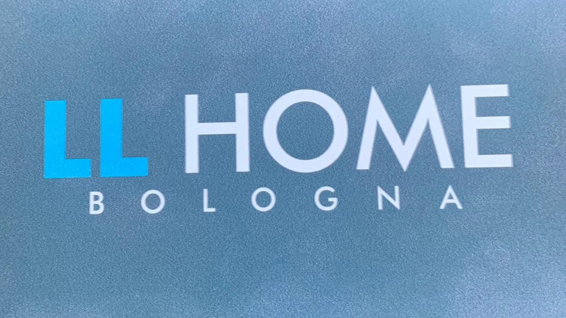 Llhome Bologna Elegante Monolocale Ristrutturato Con Posto Auto Coperto